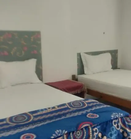 Hidayah Homestay Kelimutu Exterior photo